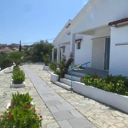 Artaki R Apartment *