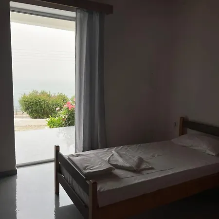 Artaki R * Koroni (Messinia)