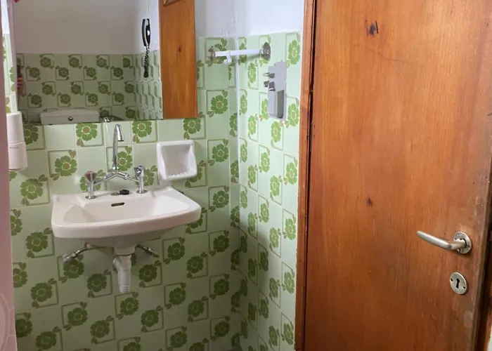 Artaki R * Корони